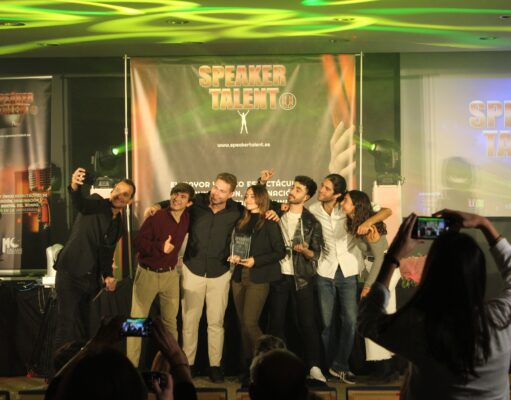 Finalistas de Speaker Talent Universidad con Pedro Marcos, director de EFIC Coaching